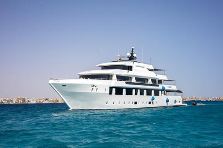 Yachtiano liveaboard